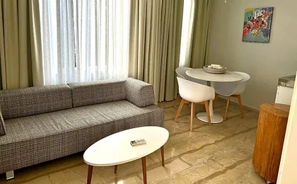 Loriet Hotel