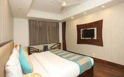 HOTEL APPLE TREE