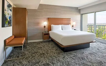 Courtyard by Marriott Los Angeles Sherman Oaks