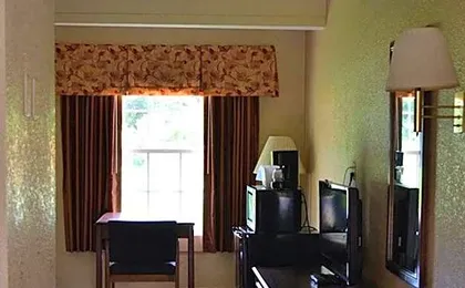 Americas Best Value Inn Smithfield