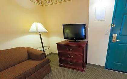 Country Inn & Suites by Radisson, St. Cloud East, MN