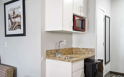 Blue Water Inn & Suites, BW Signature Collection