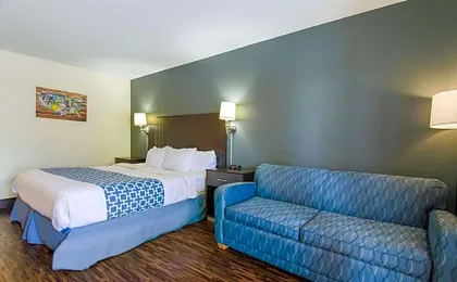 Econo Lodge Near Motor Speedway