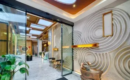 Elong Anyun Hotel (Shanghai Lujiazui Minsheng Road Subway Station)
