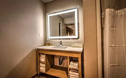 Best Western Plus Media Center Inn & Suites
