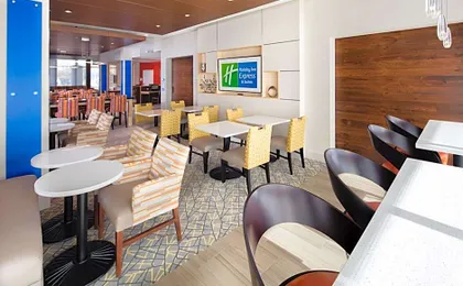 Holiday Inn Express & Suites East Peoria - Riverfront By IHG