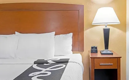 La Quinta Inn & Suites by Wyndham Lawton / Fort Sill