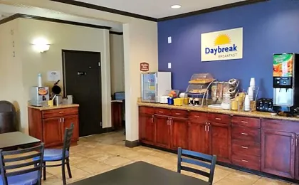 Days Inn & Suites by Wyndham Vancouver