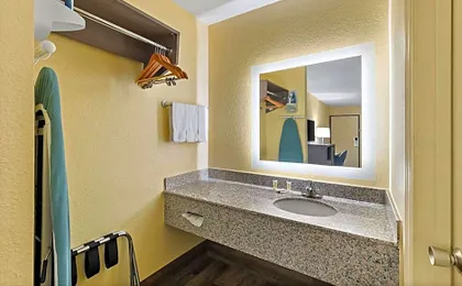 Days Inn by Wyndham Cleveland TN