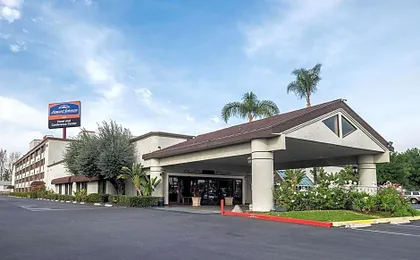 Howard Johnson Hotel&Conf Cntr by Wyndham Fullerton/Anaheim