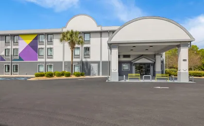 Spark By Hilton Tifton