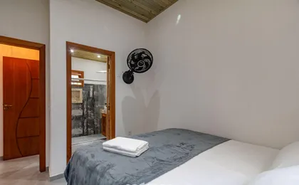 CASA C/ ESP. EXTERNO COMPARTILHADO ARRAIAL RAA741
