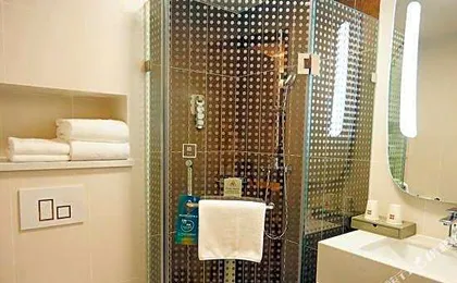 Ibis Hotel (Hebi east railway station store)