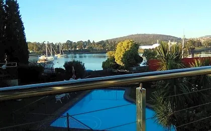 Waterfront Lodge Motel