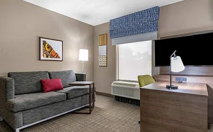 Hampton Inn & Suites Louisville East