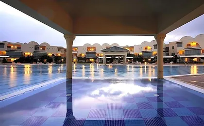 Suites hôtel les charmilles & spa