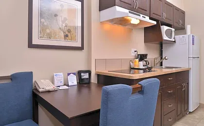 Chateau All Suites Hotel