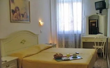 Hotel Airone