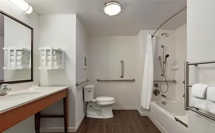 Hampton Inn & Suites Pittsburgh/Harmarville