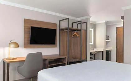 La Quinta Inn & Suites by Wyndham Yakima Downtown