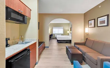 Comfort Suites Lakewood - Denver