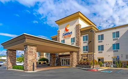 Comfort Suites Redding - Shasta Lake