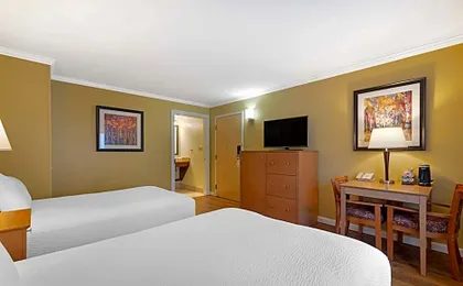 Best Western Plus Windjammer Inn & Conference Center