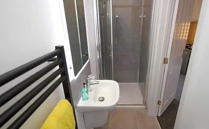 Guest Rooms @ 128