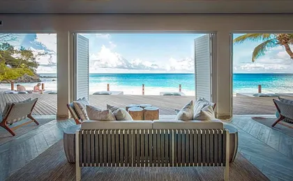Carana Beach Hotel