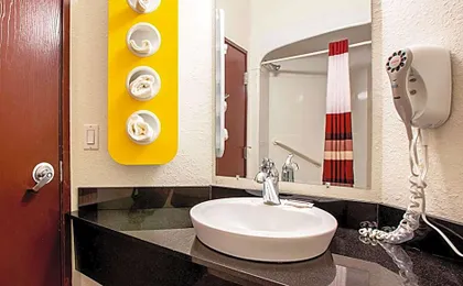 Seasons Inn Traverse City