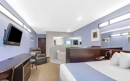 Microtel Inn & Suites By Wyndham Bath