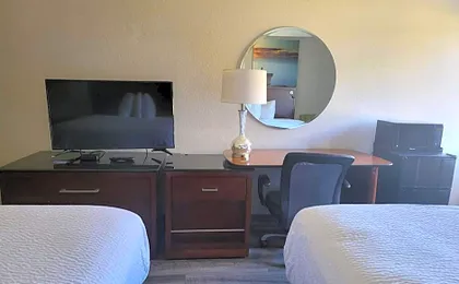 Executive Inn & Suites