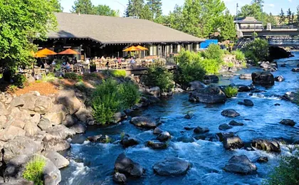 Riverhouse Lodge