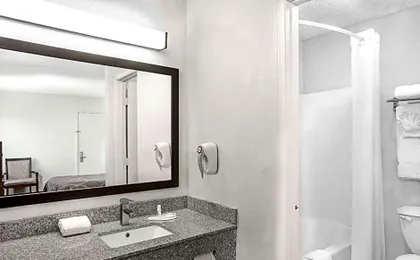 Super 8 by Wyndham Lafayette / Purdue Area