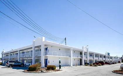 Motel 6-Jacksonville, NC