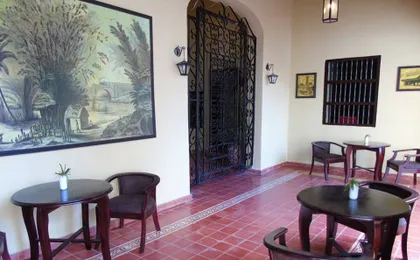 Hotel E Colonial