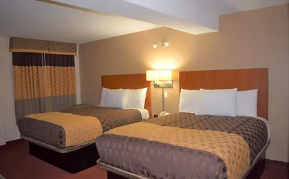Knights Inn - Arnprior ON