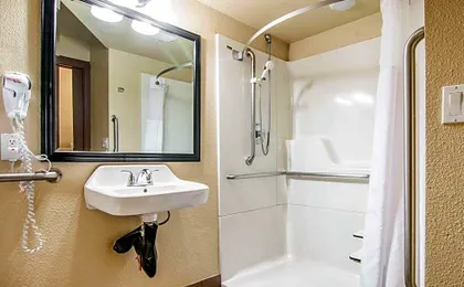 Comfort Inn & Suites Vancouver Downtown City Center
