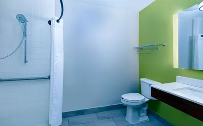 Holiday Inn Express Hotel & Suites Birmingham - Inverness 280 By IHG