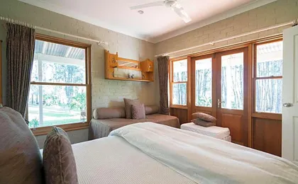 Thistle Hill Guesthouse - walk to many wineries and restaurants