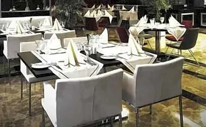 Demora Hotel