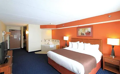 AmericInn by Wyndham Cedar Rapids Airport