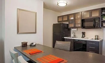 Sonesta Simply Suites Cleveland North Olmsted Airport