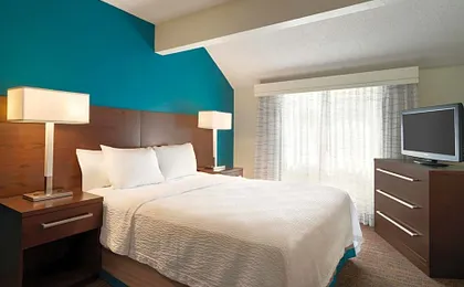 Hawthorn Suites by Wyndham Tinton Falls