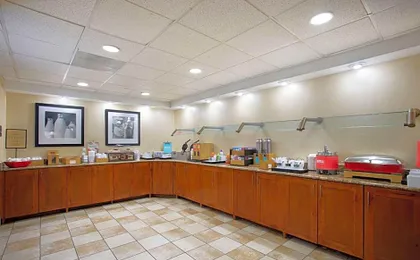 Hampton Inn & Suites Kansas City-Merriam