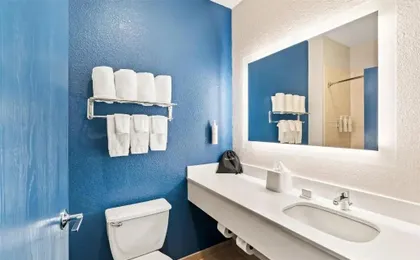Spark by Hilton Round Rock