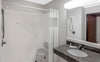 Days Inn & Suites by Wyndham Brinkley