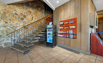 Quality Inn & Suites At Coos Bay