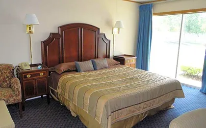Harbor Base Inn