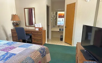 Sunset Inn and Suites